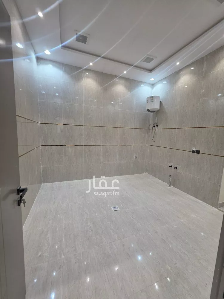فيلا للبيع في شارع ابن نعيم, حي طيبة, مدينة الرياض, منطقة الرياض 9