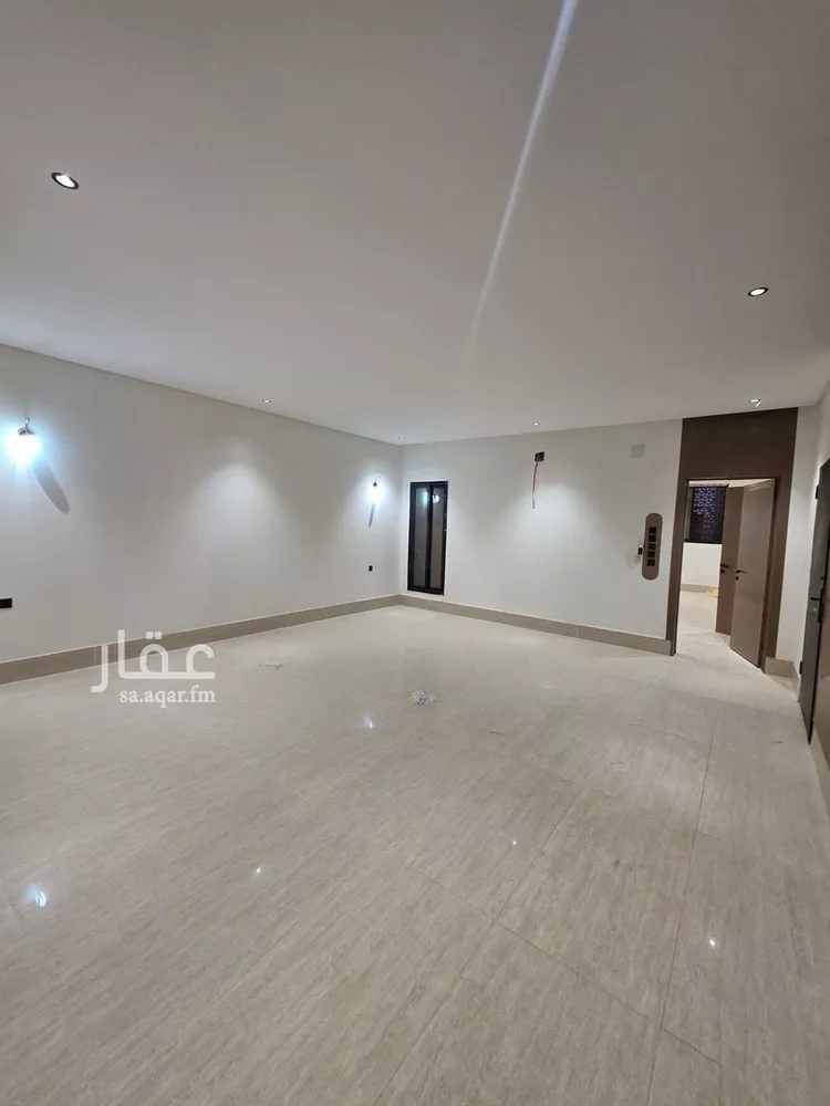 Floor for Sale in Riyadh Tuwaiq 17