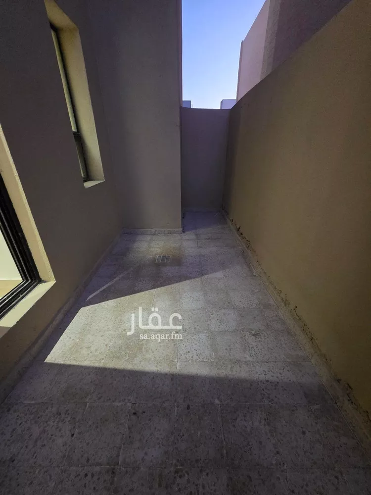 Floor for Sale in Riyadh Tuwaiq 14