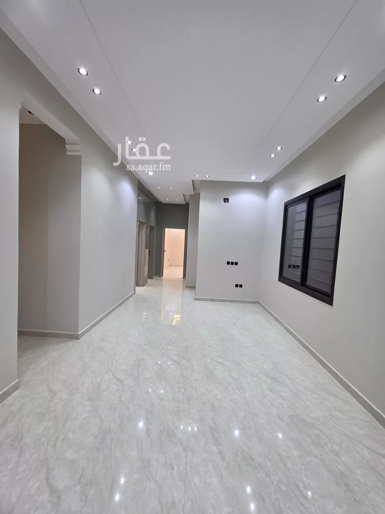 Floor for Sale in Riyadh Okaz 13