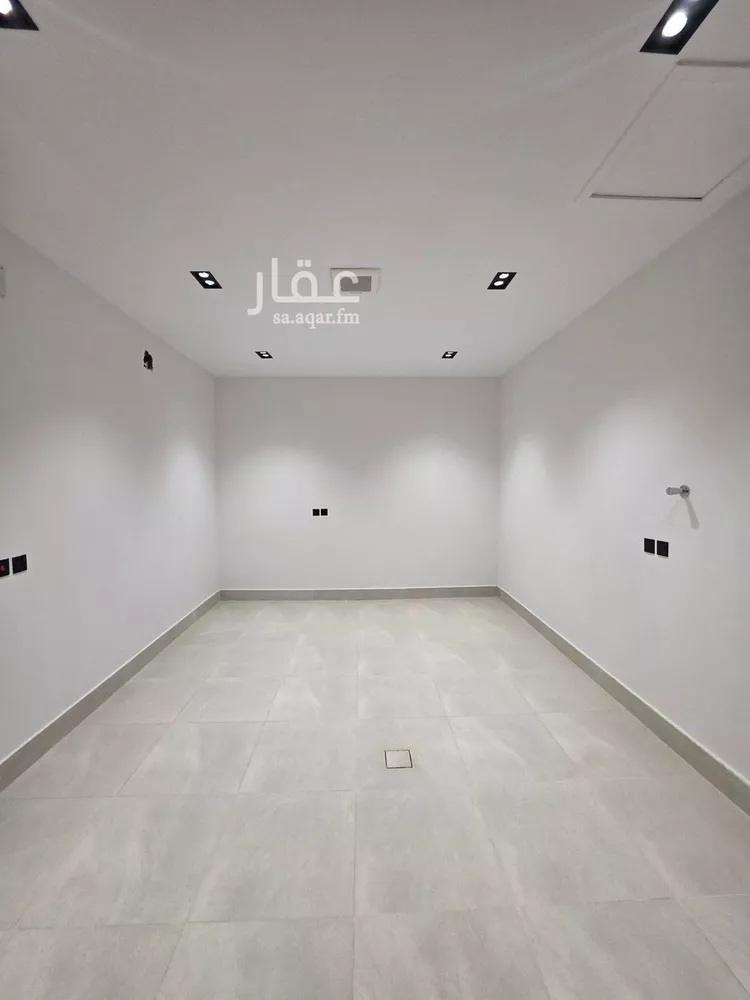دور للبيع في شارع الحسن النابلسي, حي بدر, مدينة الرياض, منطقة الرياض 7