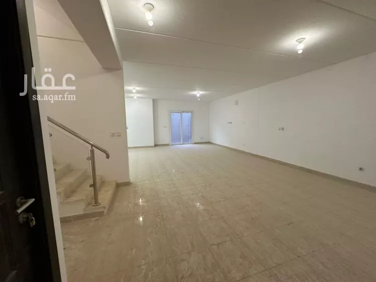 فيلا للإيجار في شارع اهت, حي مطار الملك خالد الدولي, مدينة الرياض, منطقة الرياض صورة 4