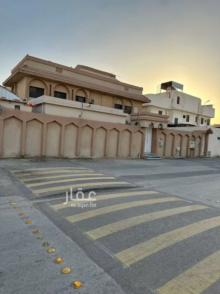 فيلا للبيع في شارع الشرفيه, حي بدر, مدينة الرياض, منطقة الرياض