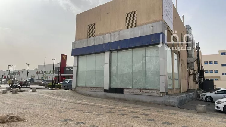 محل للإيجار في شارع ديراب, حي الحزم, مدينة الرياض, منطقة الرياض صورة 2