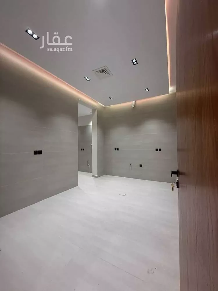 دور للبيع في شارع محمد بن الهيثم بن شبابه, حي الصفاء, مدينة الرياض, منطقة الرياض صورة 4