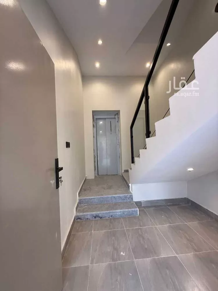 دور للبيع في شارع محمد بن الهيثم بن شبابه, حي الصفاء, مدينة الرياض, منطقة الرياض صورة 2