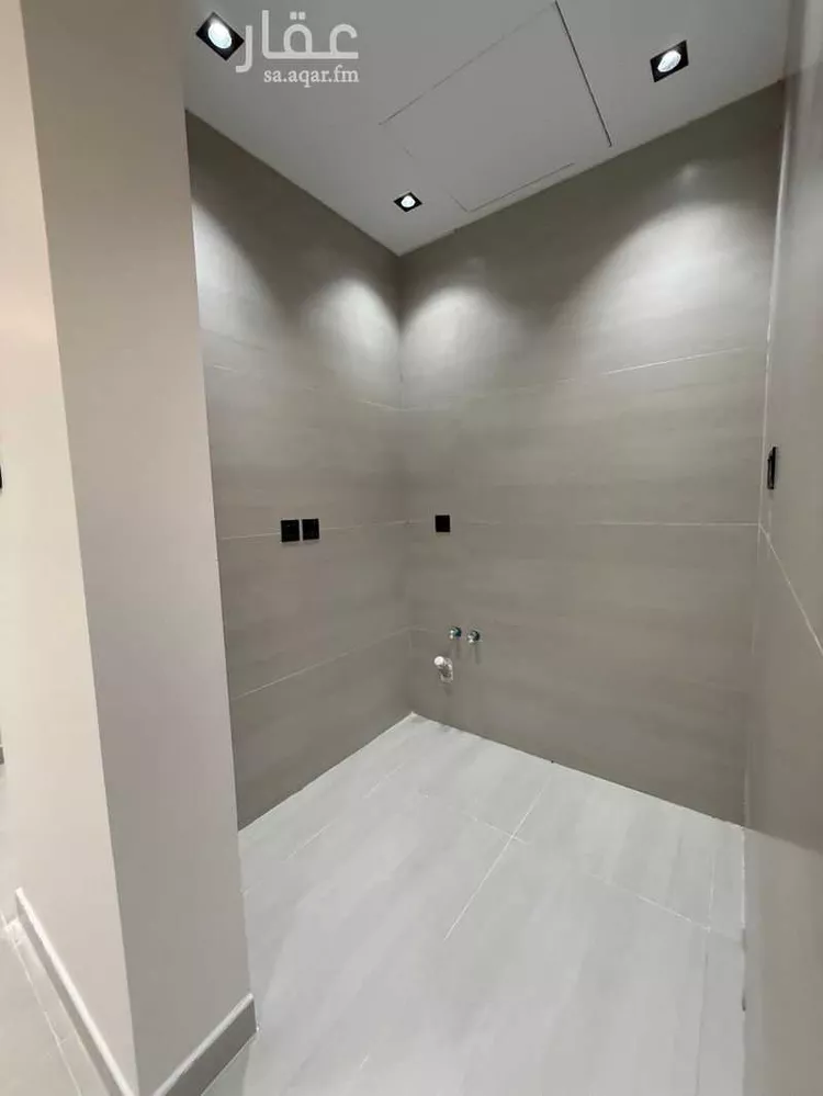 دور للبيع في شارع محمد بن الهيثم بن شبابه, حي الصفاء, مدينة الرياض, منطقة الرياض صورة 5