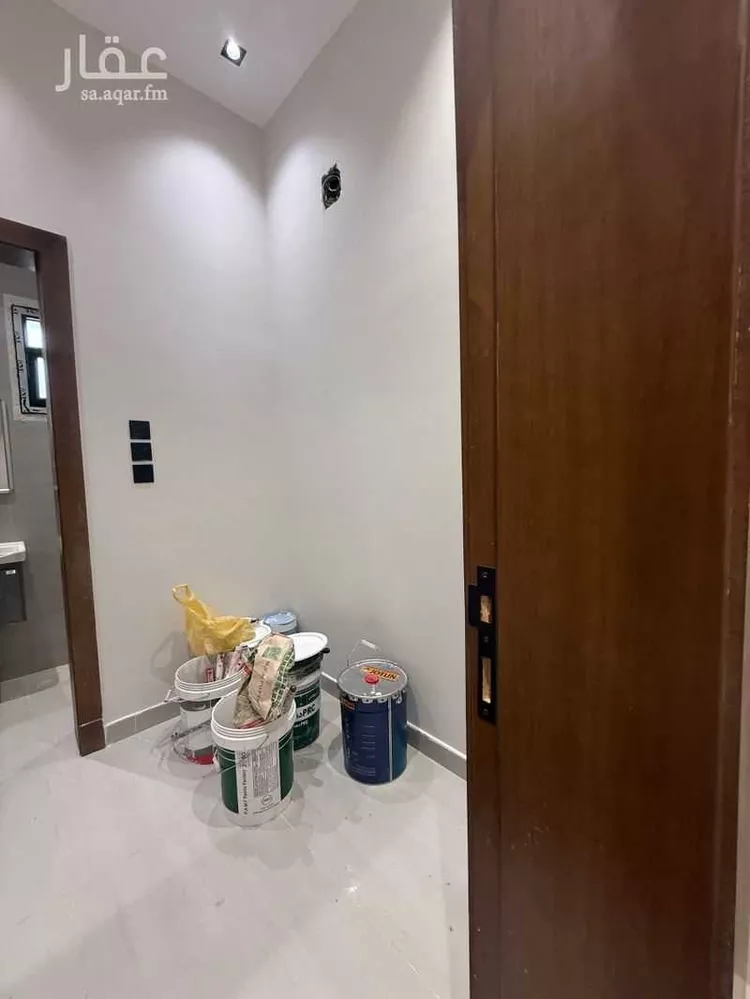 دور للبيع في شارع محمد بن الهيثم بن شبابه, حي الصفاء, مدينة الرياض, منطقة الرياض صورة 5
