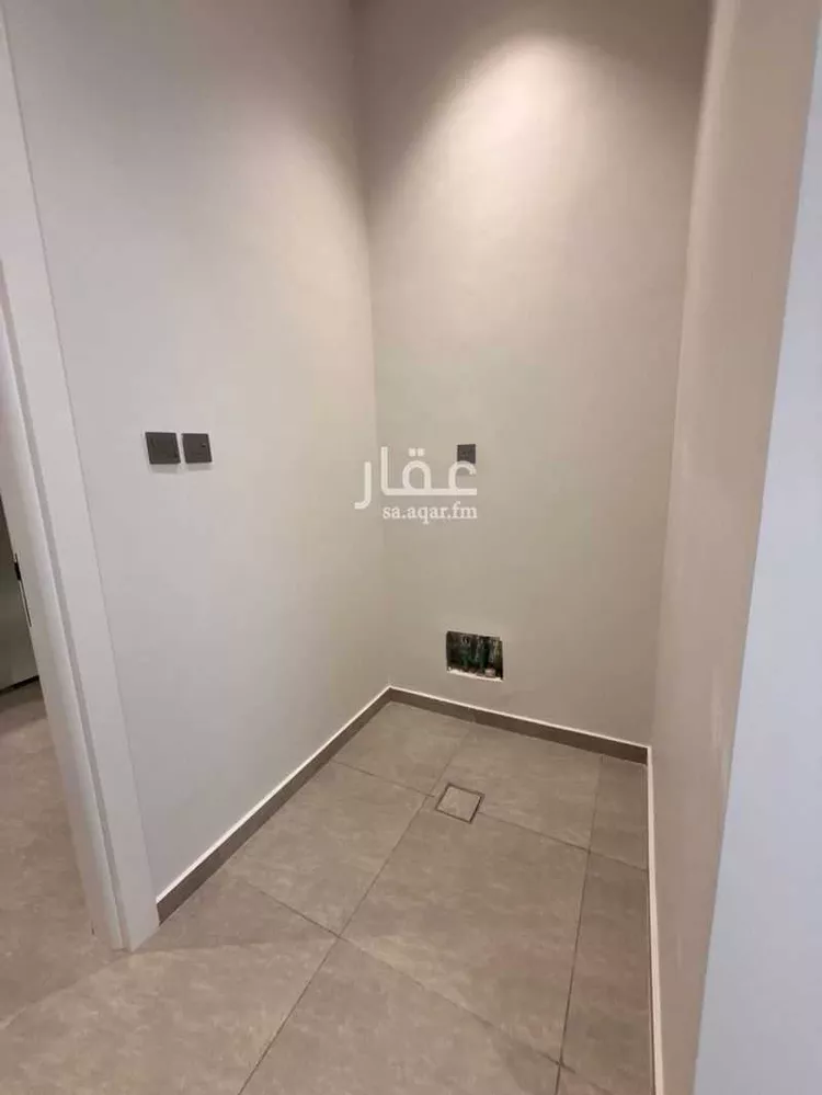 Floor for Rent in Riyadh As Safaa 12