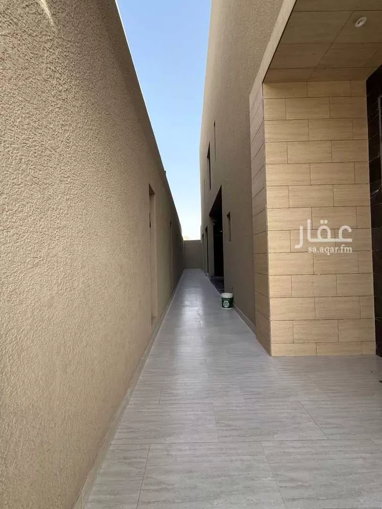 فيلا للبيع في شارع شارع عقبة الفارسي, حي الصفاء, مدينة الرياض, منطقة الرياض صورة 2