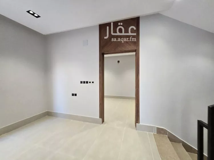 فيلا للبيع في شارع علي بن الحسن الخزرجي, حي عكاظ, مدينة الرياض, منطقة الرياض صورة 2