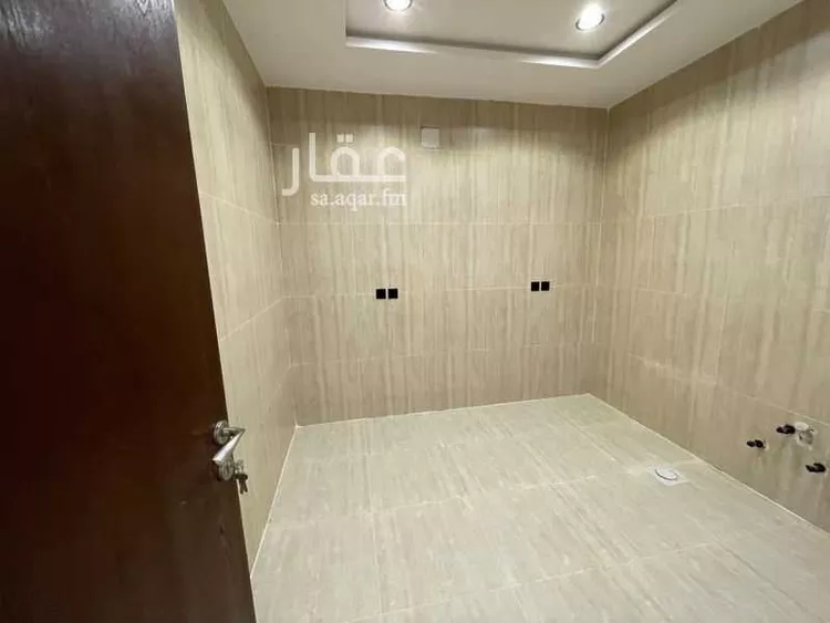 Floor for Sale in Riyadh Al Hazm 9