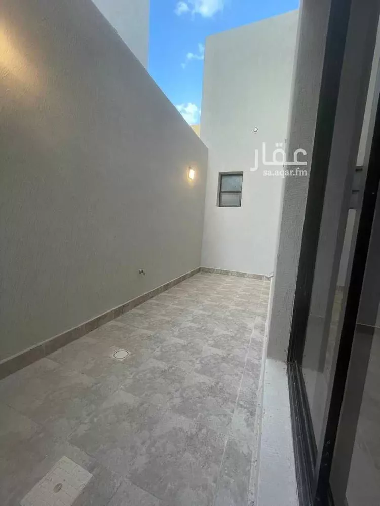 Floor for Sale in Riyadh Tuwaiq 13