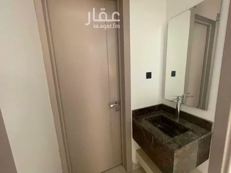Villa for Sale in Riyadh Al Uraija Al Wusta 10