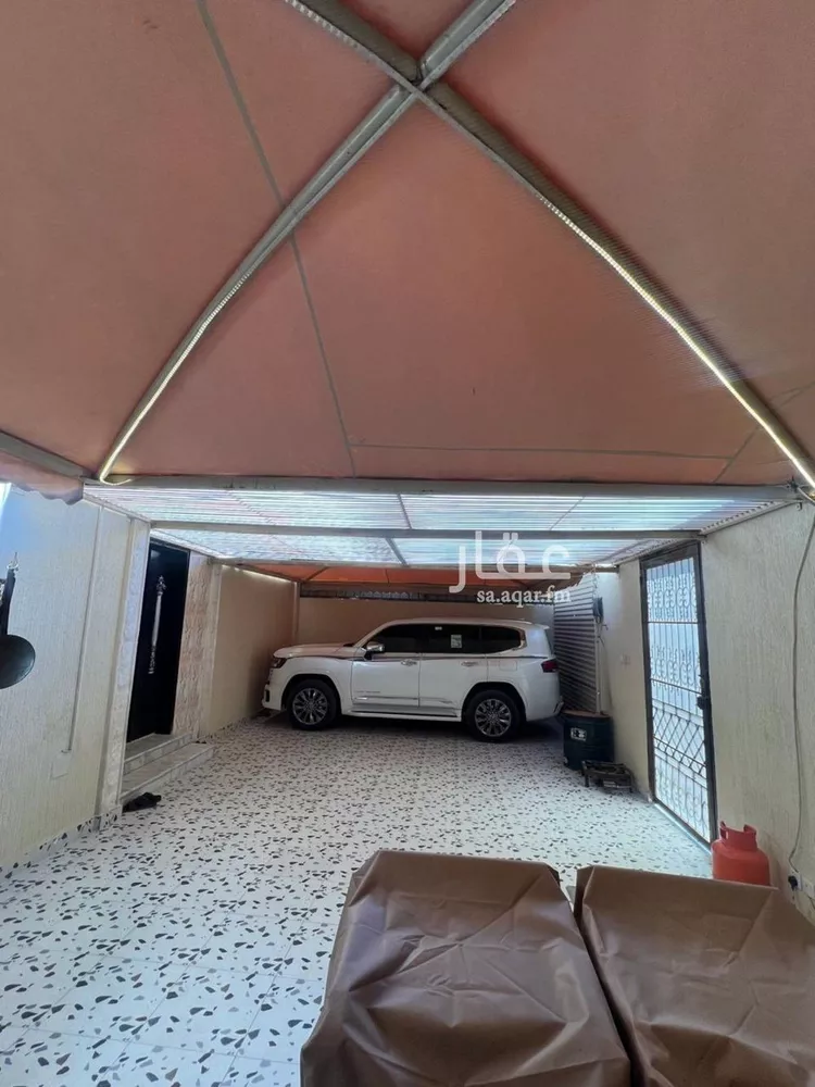 فيلا للبيع في شارع الكوت, حي ظهرة لبن, مدينة الرياض, منطقة الرياض صورة 2