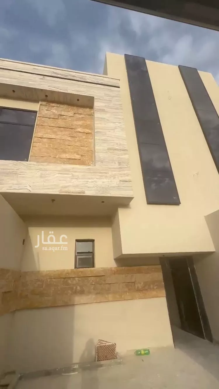 دور للبيع في شارع أحمد شطا, حي العوالي, مدينة الرياض, منطقة الرياض صورة 2