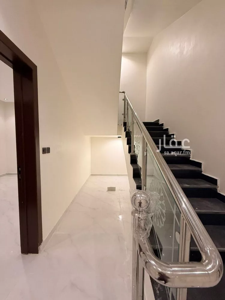 فيلا للبيع في شارع الزبرقان ابن بدر التميمي, حي عكاظ, مدينة الرياض, منطقة الرياض صورة 2