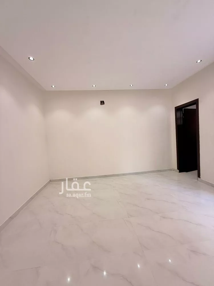 فيلا للبيع في شارع الزبرقان ابن بدر التميمي, حي عكاظ, مدينة الرياض, منطقة الرياض صورة 3