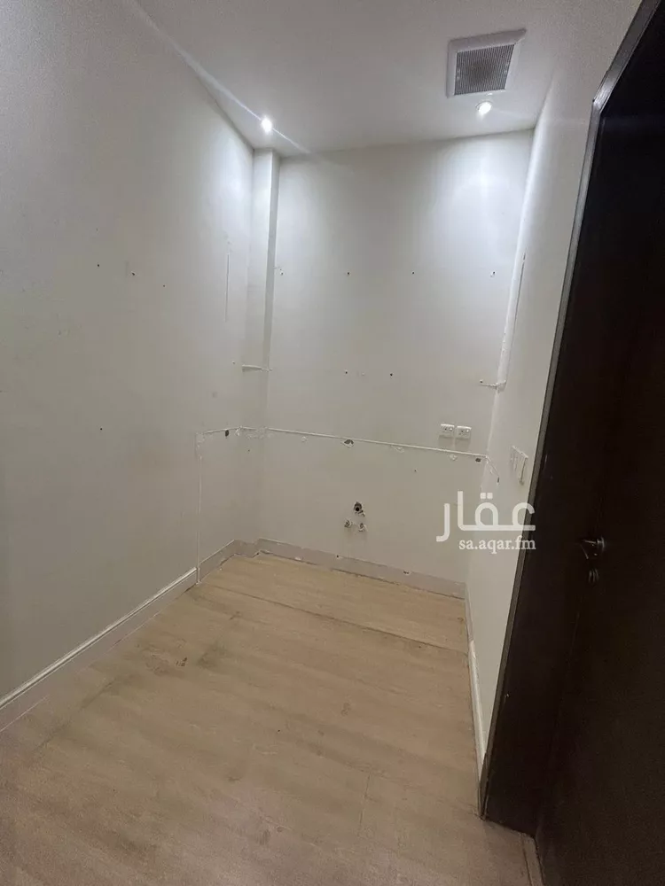 مكتب تجاري للإيجار في شارع طريق النهضة, حي الربوة, مدينة الرياض, منطقة الرياض صورة 3
