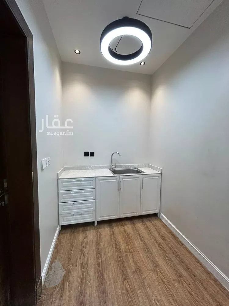 مكتب تجاري للإيجار في شارع طريق النهضة, حي الربوة, مدينة الرياض, منطقة الرياض صورة 4