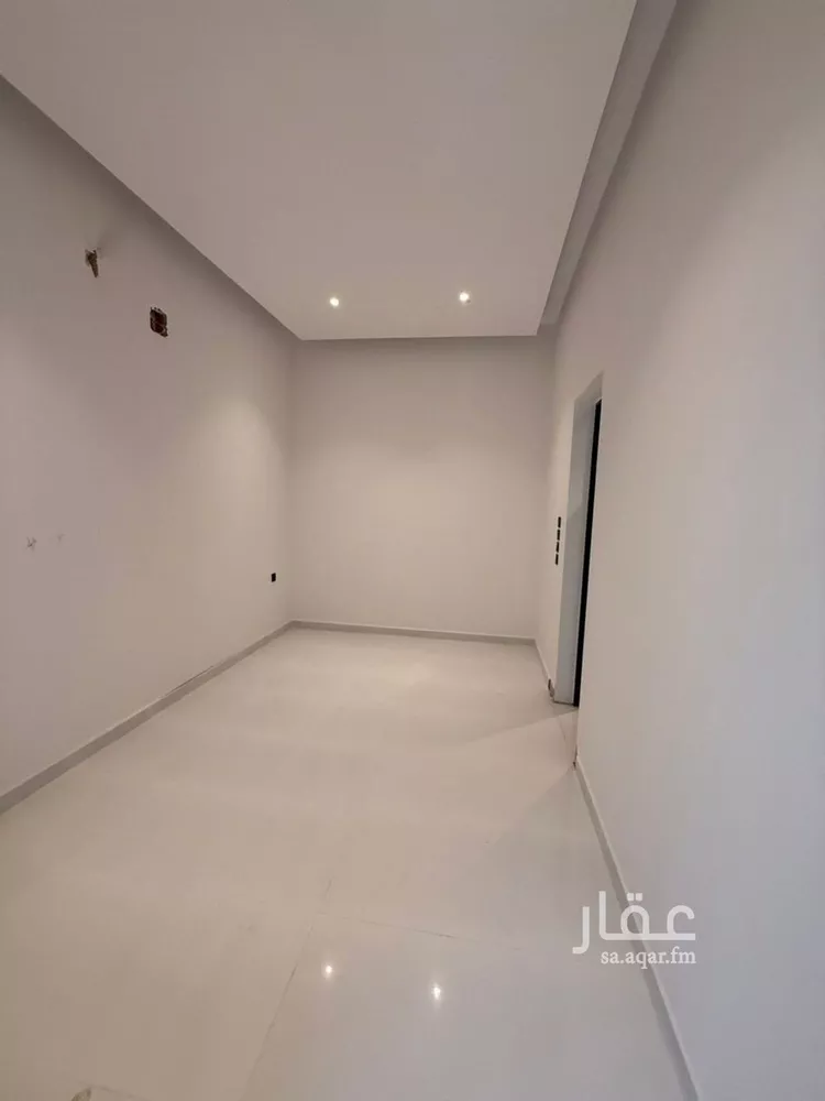 فيلا للبيع في شارع أحمد بن قطرب, حي المهدية, مدينة الرياض, منطقة الرياض صورة 2