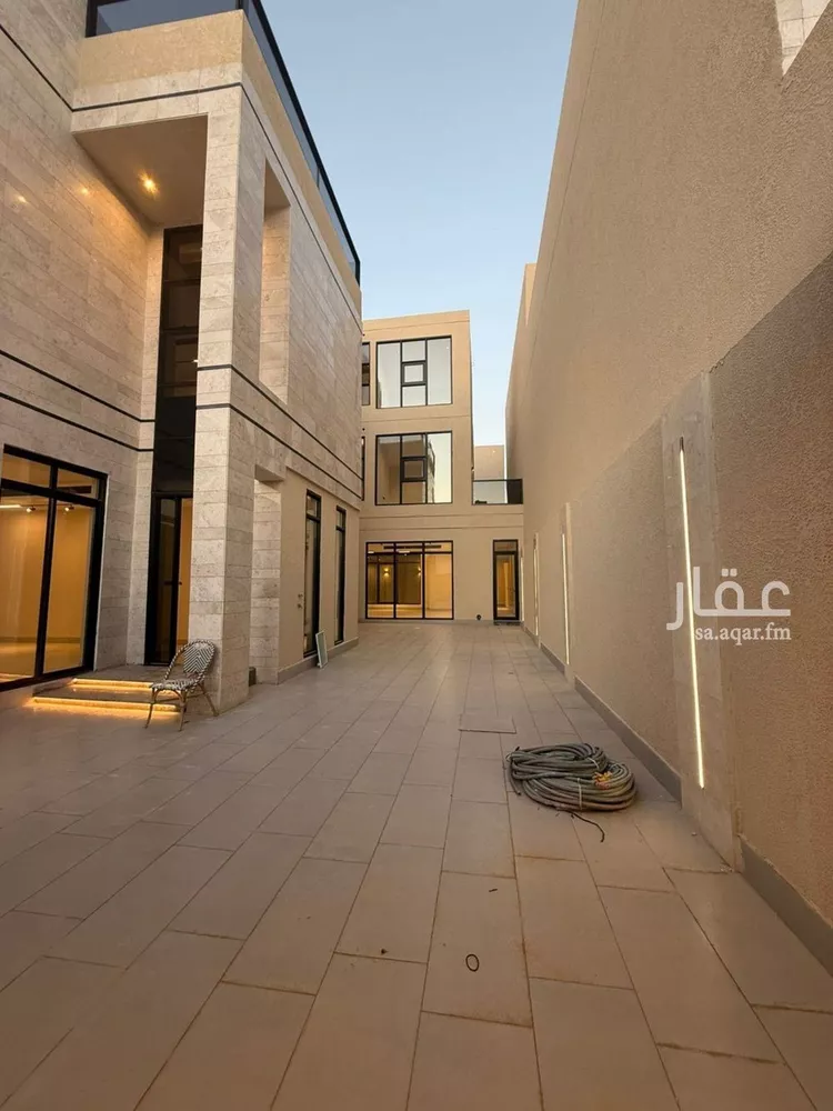 فيلا للبيع في شارع محمد بن أبي بكر القيم, حي المهدية, مدينة الرياض, منطقة الرياض صورة 2