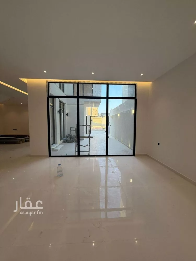 فيلا للبيع في شارع أحمد بن قطرب, حي المهدية, مدينة الرياض, منطقة الرياض صورة 5