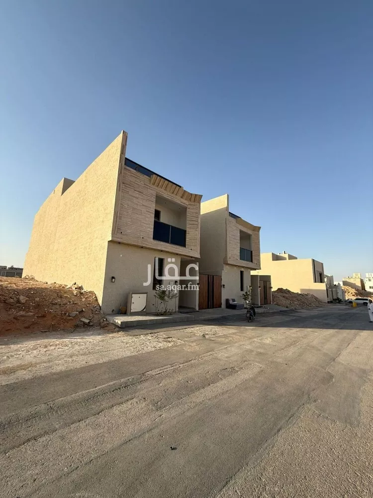فيلا للبيع في شارع أحمد مفتي المكي الحنفي, حي المهدية, مدينة الرياض, منطقة الرياض صورة 2