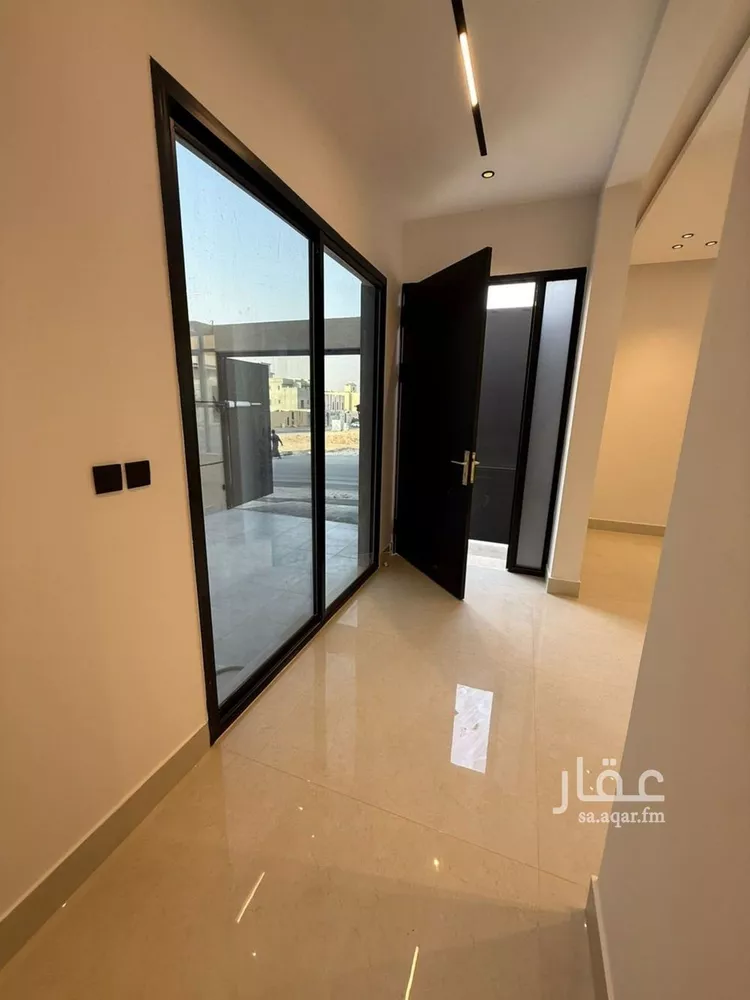 فيلا للبيع في شارع أحمد الكازروني, حي المهدية, مدينة الرياض, منطقة الرياض صورة 2