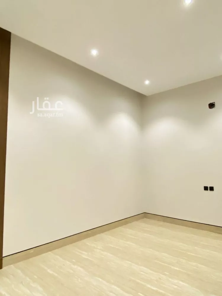 فيلا للبيع في شارع قطب الدين بن السلطان, حي المهدية, مدينة الرياض, منطقة الرياض صورة 4