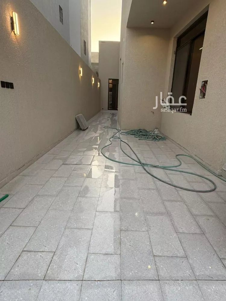فيلا للبيع في شارع أبي الحسن الأسفرائيني, حي المهدية, مدينة الرياض, منطقة الرياض صورة 4