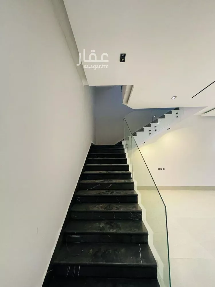 فيلا للبيع في شارع إسماعيل بن حماد, حي المهدية, مدينة الرياض, منطقة الرياض صورة 4