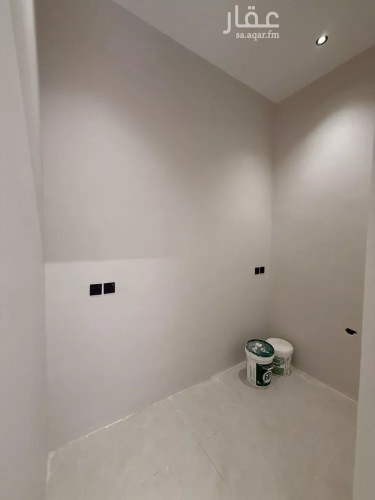 فيلا للبيع في شارع أحمد بن الحسن الأنصاري, حي المهدية, مدينة الرياض, منطقة الرياض صورة 5