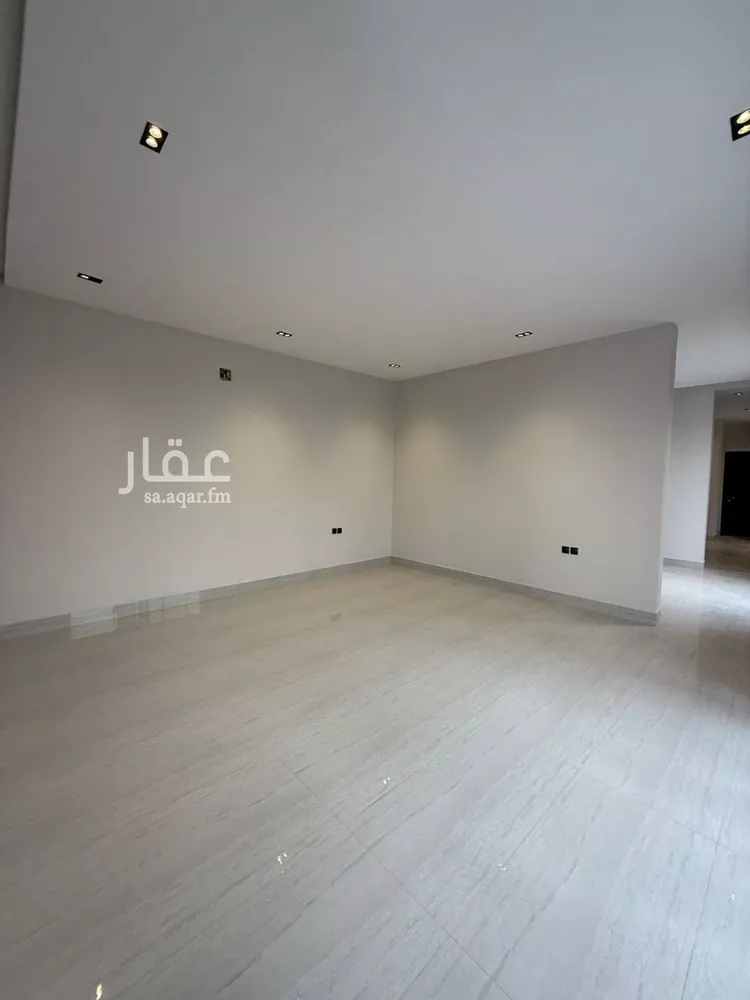 فيلا للبيع في شارع أحمد الكازروني, حي المهدية, مدينة الرياض, منطقة الرياض صورة 3