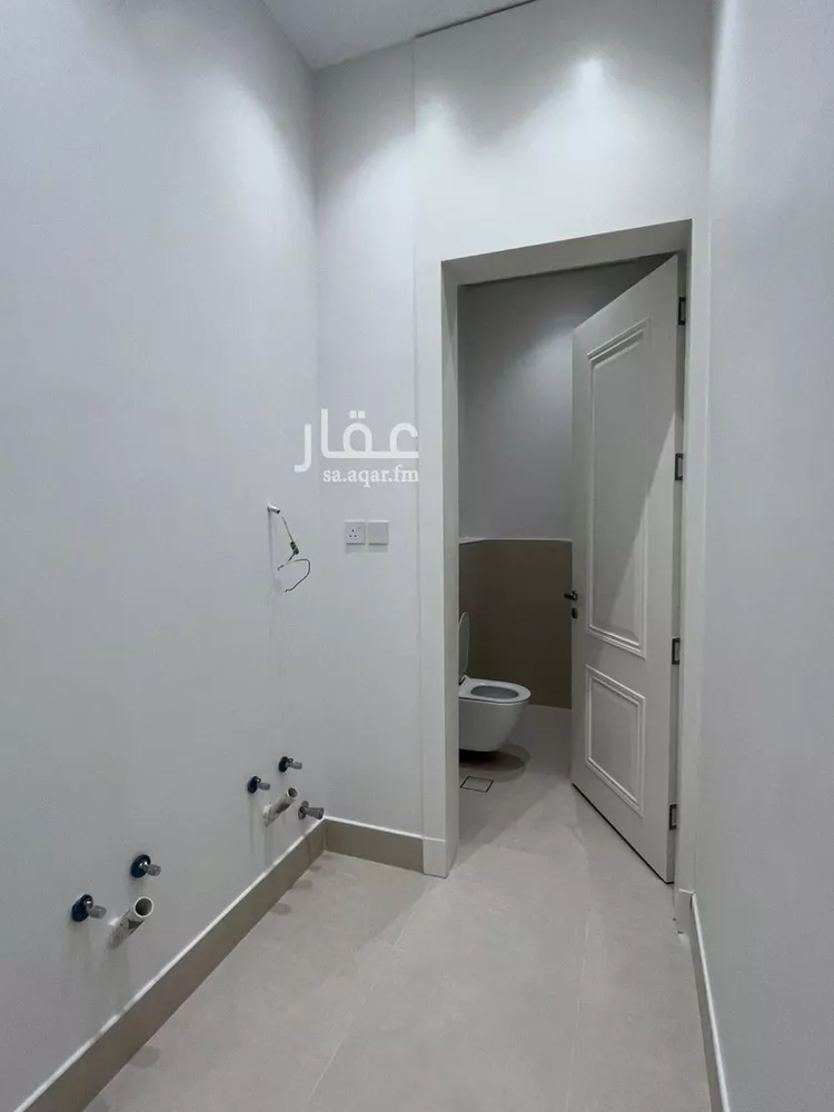 فيلا للبيع في شارع أحمد مفتي المكي الحنفي, حي المهدية, مدينة الرياض, منطقة الرياض صورة 5