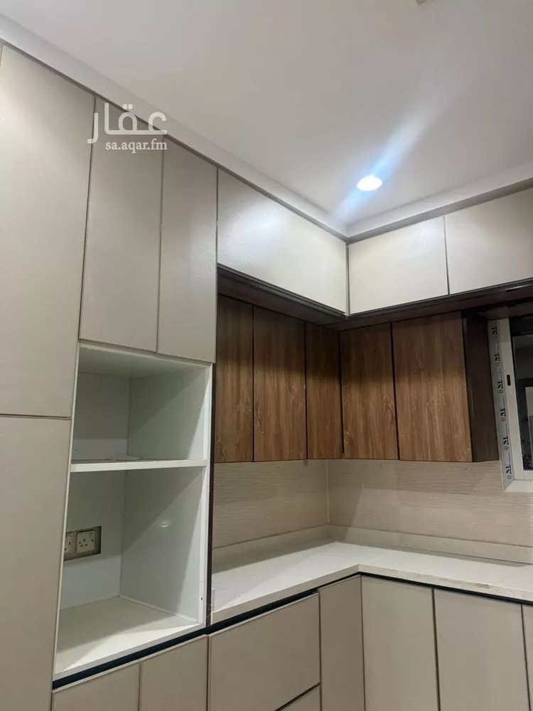 فيلا للإيجار في شارع إسحاق القيني, حي بدر, مدينة الرياض, منطقة الرياض صورة 3