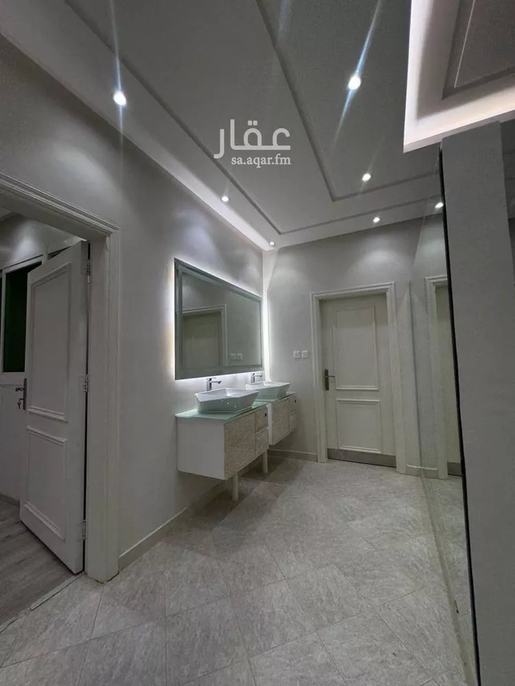 فيلا للإيجار في شارع إبراهيم الجيلي, حي حطين, مدينة الرياض, منطقة الرياض 14