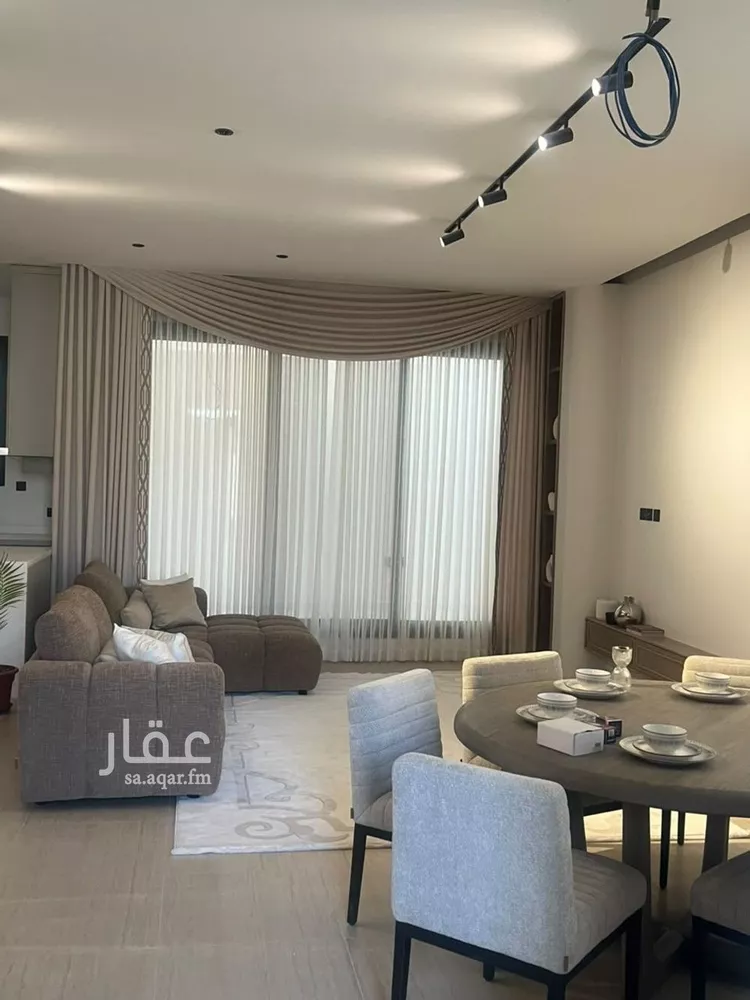 فيلا للبيع في شارع صفوان المرادي, حي الصفاء, مدينة الرياض, منطقة الرياض صورة 3