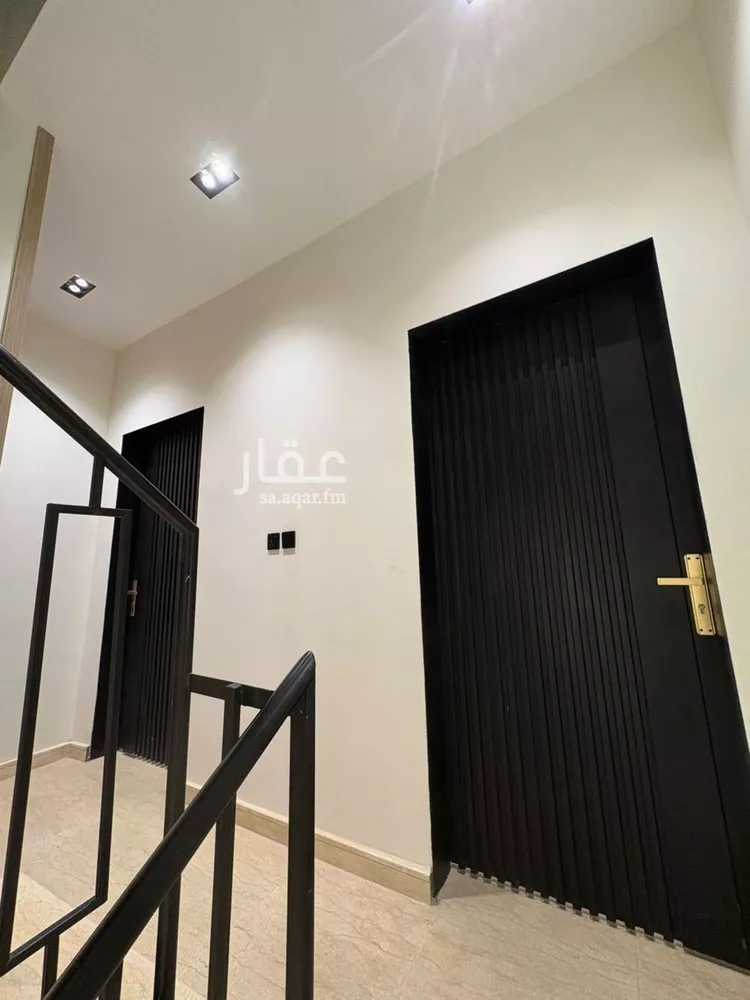دور للبيع في شارع الراية, حي الندوة, مدينة الرياض, منطقة الرياض صورة 3