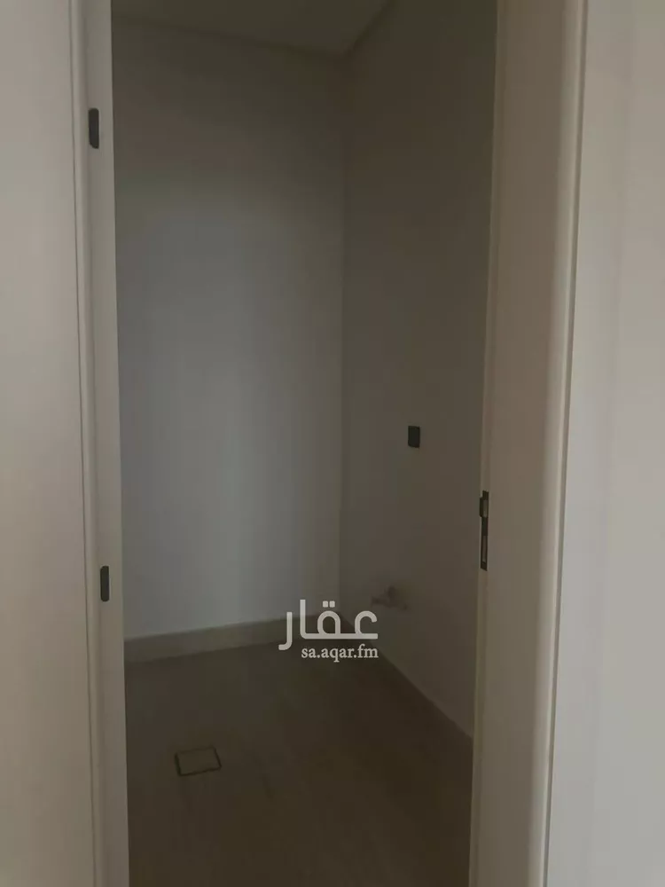 شقة للإيجار في شارع الامير مقرن بن عبدالعزيز, حي مغرزات, مدينة الرياض, منطقة الرياض صورة 5