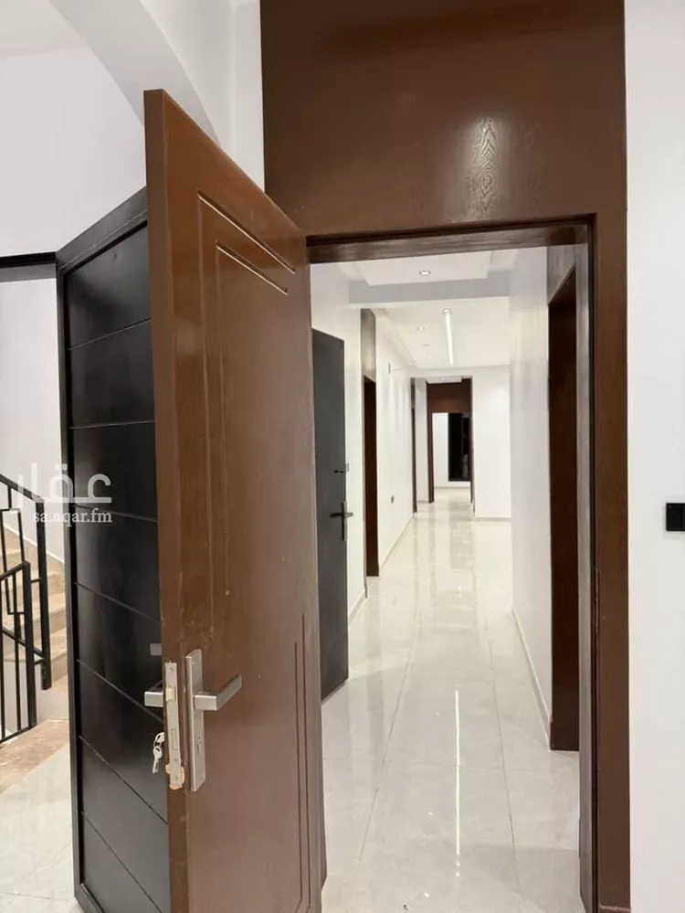 Floor for Sale in Riyadh Al Janadriyah 21