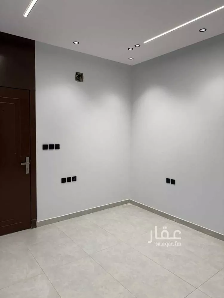 Floor for Sale in Riyadh Al Janadriyah 26