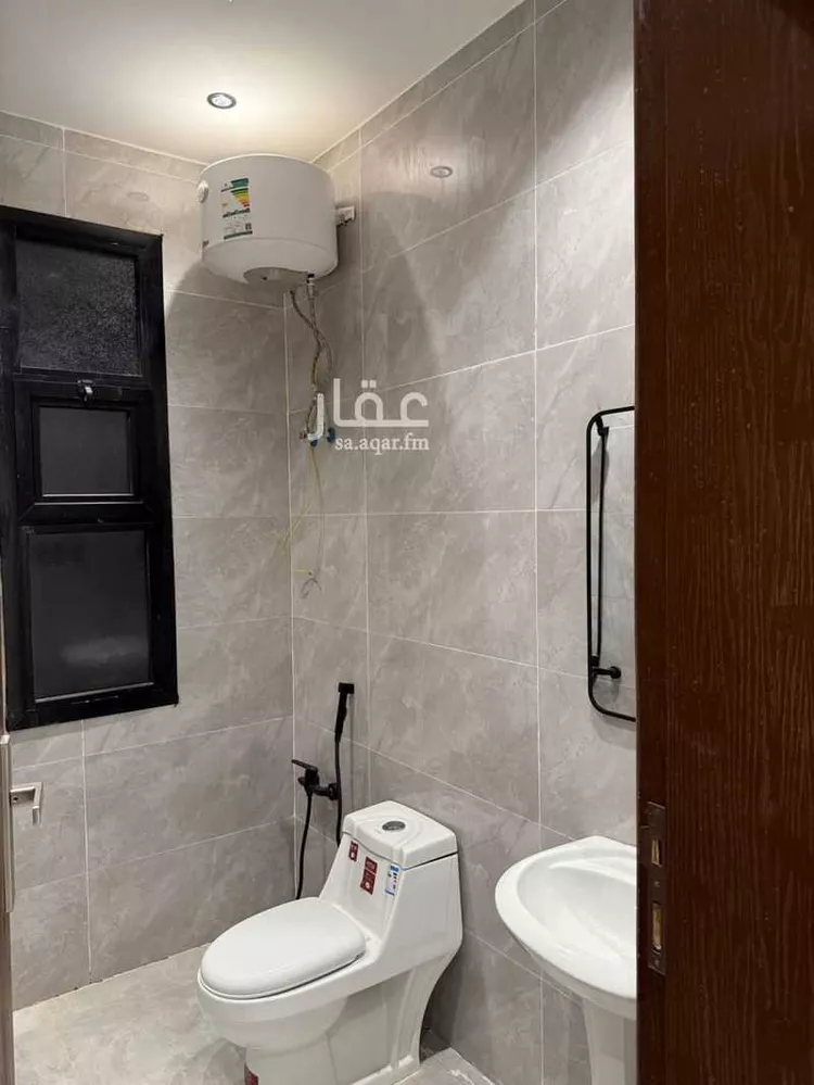 Floor for Sale in Riyadh Al Janadriyah 29