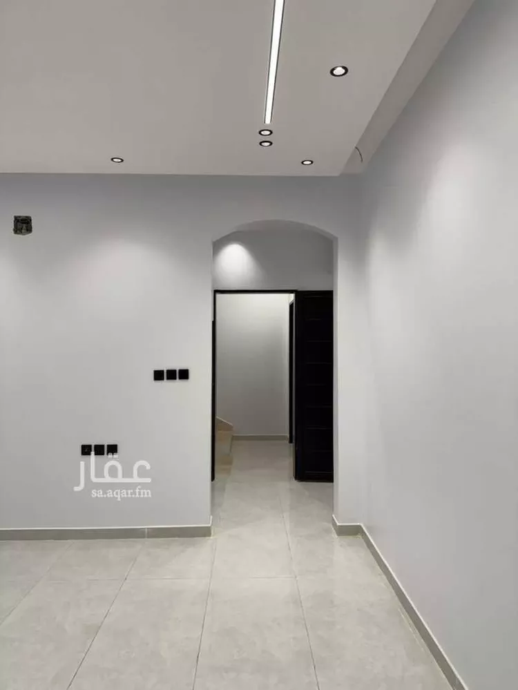 Floor for Sale in Riyadh Al Janadriyah 16