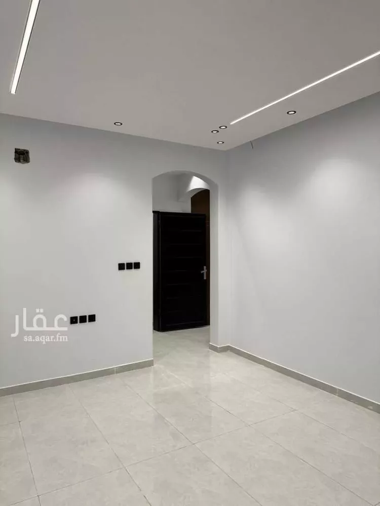 Floor for Sale in Riyadh Al Janadriyah 27