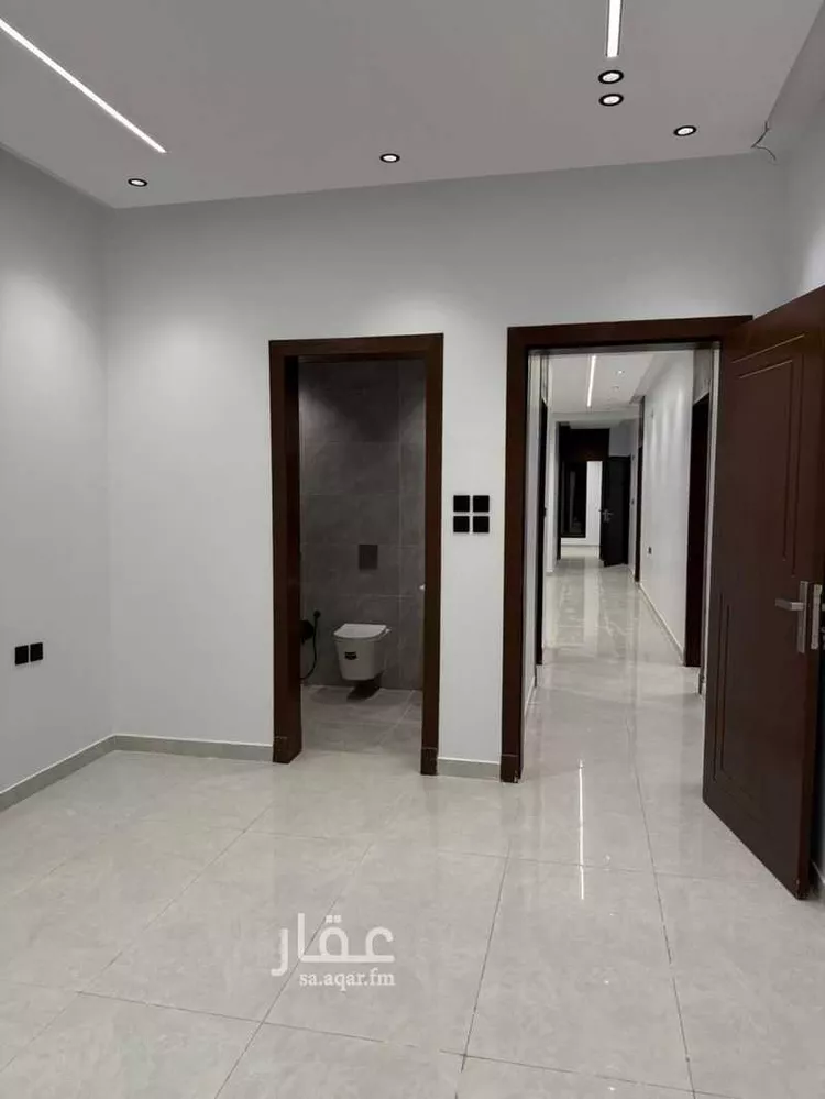 Floor for Sale in Riyadh Al Janadriyah 17