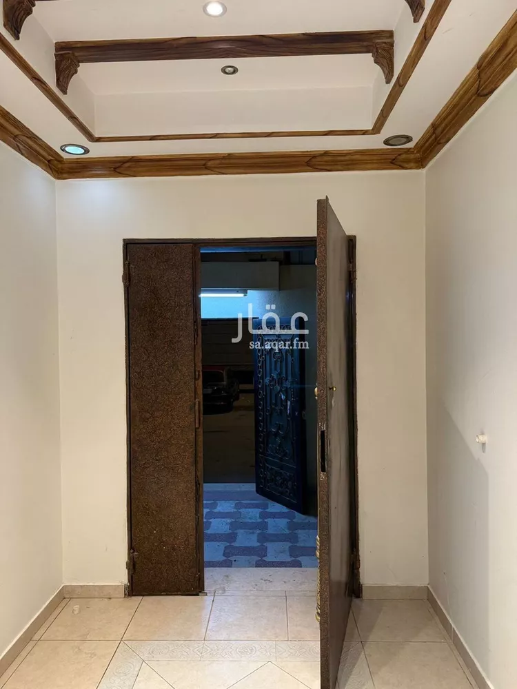 فيلا للبيع في شارع أبي الندى, حي العريجاء الغربي, مدينة الرياض, منطقة الرياض صورة 3