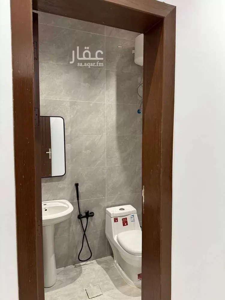 Floor for Sale in Riyadh Al Janadriyah 10