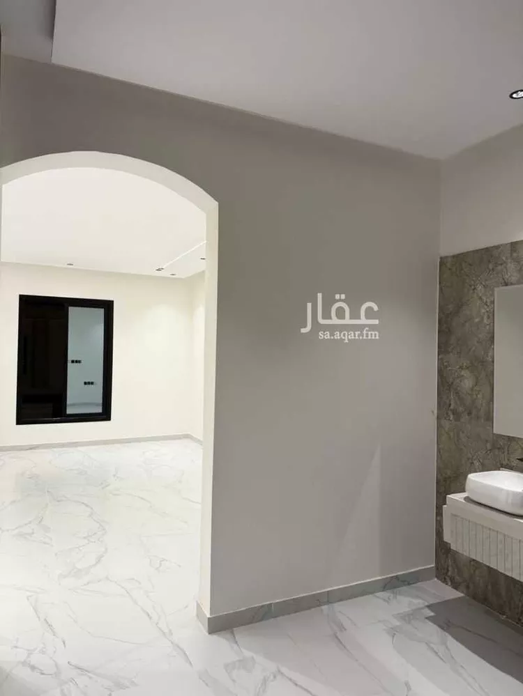 Floor for Sale in Riyadh Al Janadriyah