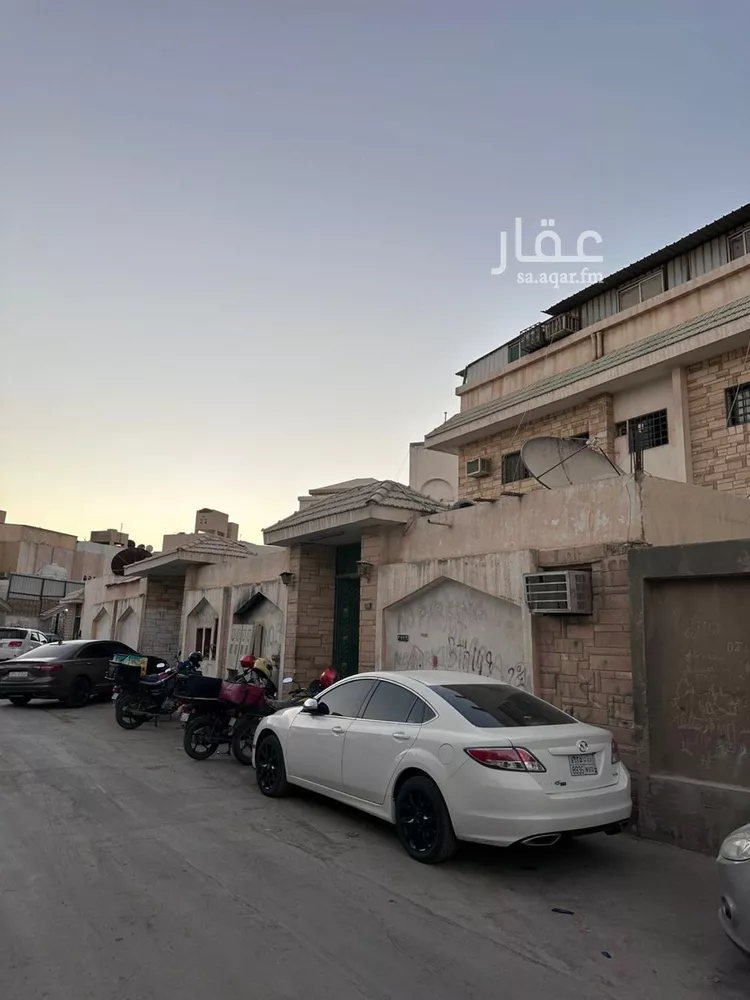 فيلا للبيع في شارع منصور بن إسماعيل, حي أم الحمام الغربي, مدينة الرياض, منطقة الرياض صورة 2